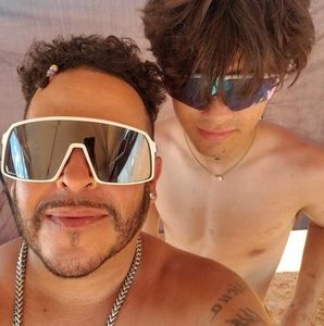 Meet your Posher, Henry